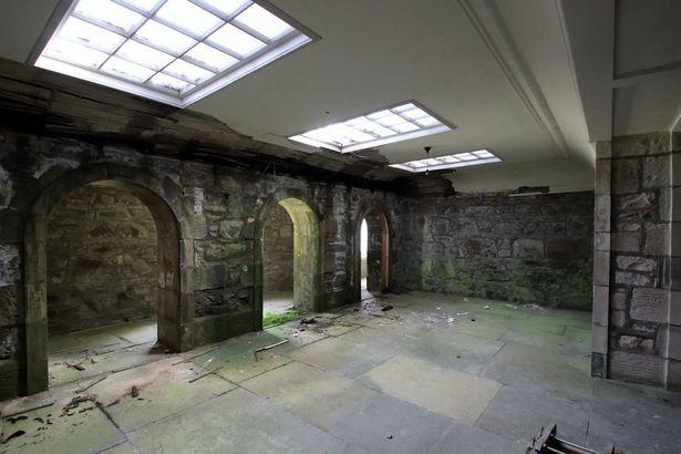 全球每日趣闻 可可·香奈儿苏格兰废弃豪宅出售，探索者偷偷潜入拍摄内部状况