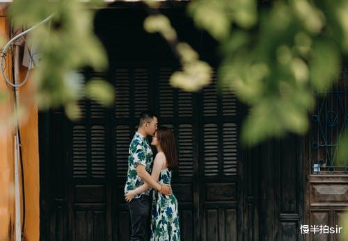 慢半拍sir|48岁女人参加一场同学聚会，见到初恋后和老公离婚，结果后悔不已