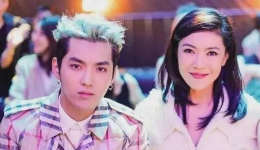 心悦雅萌|吴亦凡风波后，苏芒首现身参加活动，脸色憔悴还要强颜欢笑