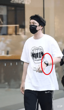 王思聪|王思聪与堂妹逛街被拍，全身大牌颜值似路人，富婆低头不自信