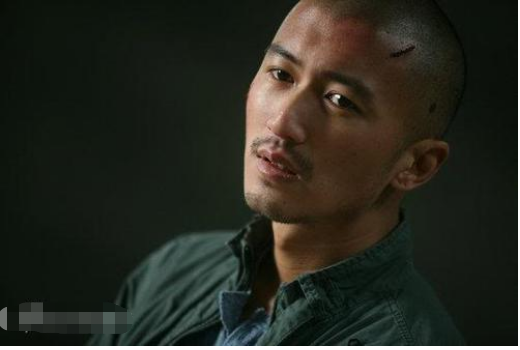 谢霆锋|谢霆锋有何背景？为何向华强说在香港，唯一不敢惹的就是谢霆锋