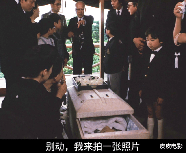 善宇|连一颗棋子的位置都还原得一模一样，这部剧的细节严苛到“变态”