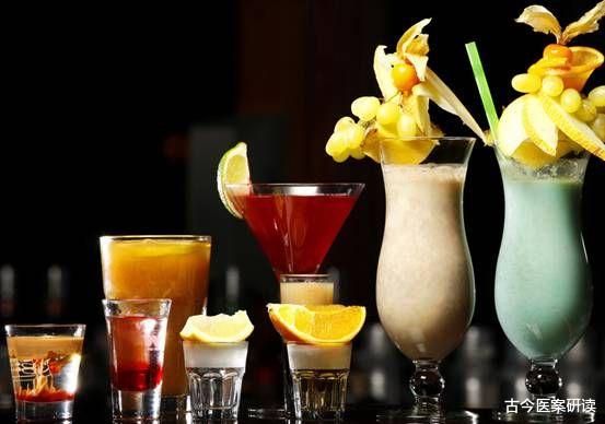 胃癌|伤胃“祸首”已公布，不是酒精和火锅，医生：若爱吃，小心胃癌“找上门”