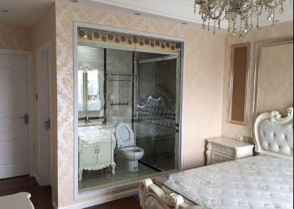 老公非要把主卧浴室墙砸了,搞得闺蜜来参观都脸红了!