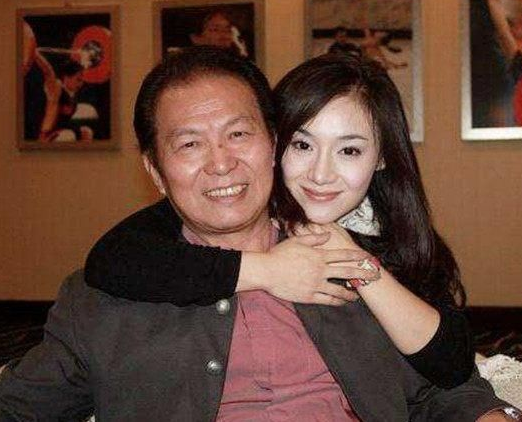 张钰|张钰：自曝20多盘录像带，用身体换“角色”，与30位导演有关系