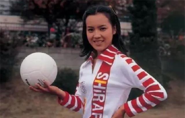 徐峥|她是马云寻找多年的梦中情人，为家庭弃事业，44岁被马云带到中国