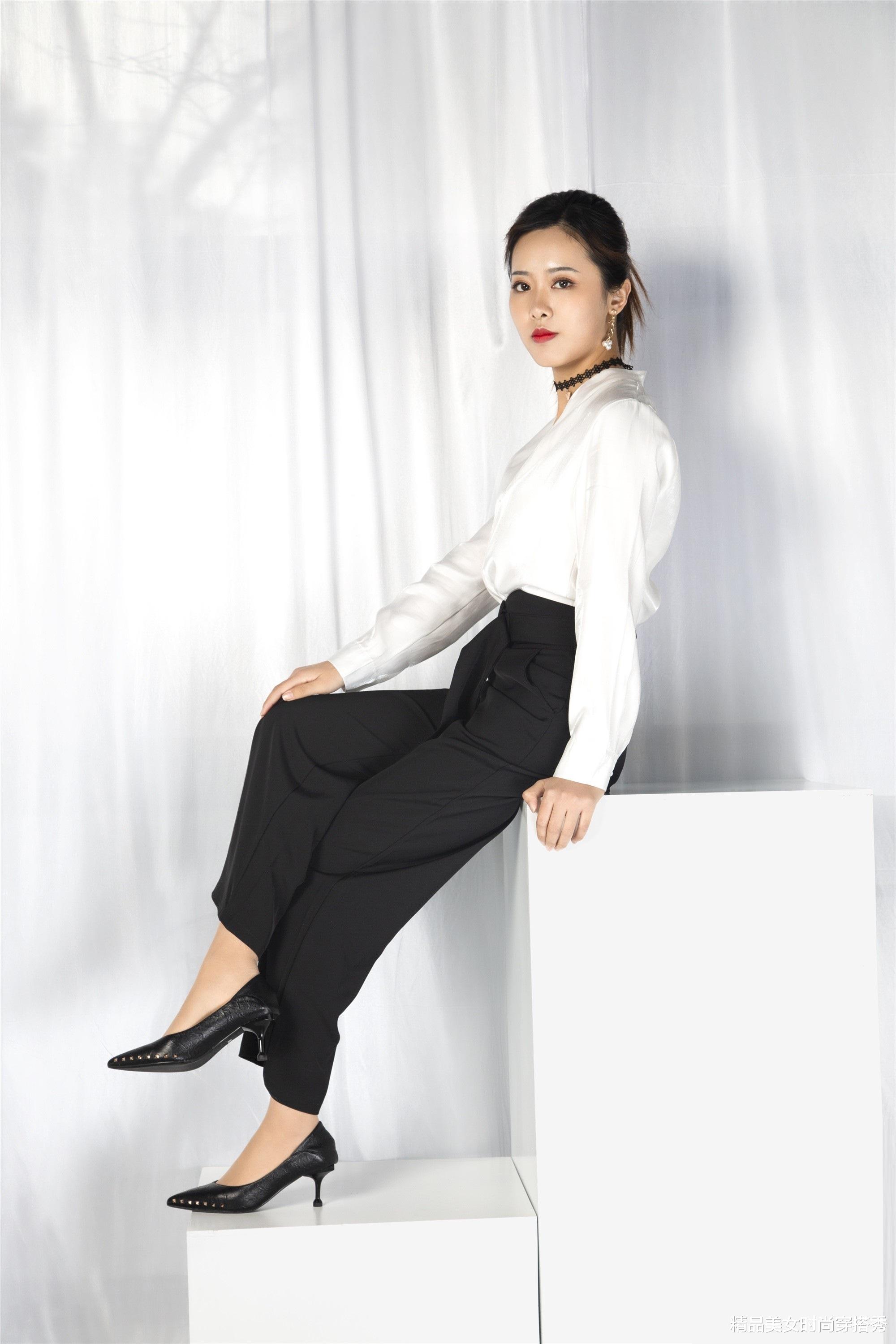 |简约中带点个性，让你的职场穿搭与众不同