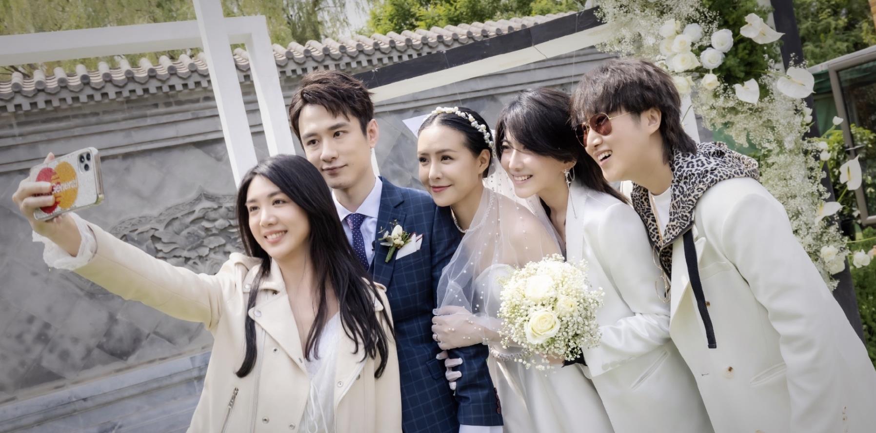 娱乐圈|2021年娱乐圈8场唯美婚礼：俊男靓女羡煞旁人，两对新人奉女成婚