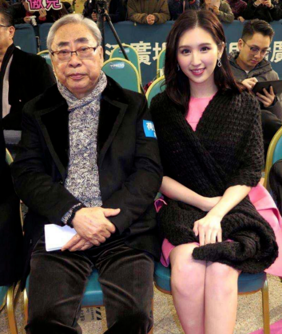 何傲儿|曾是“体操女神”,为还父债傍上78岁老头,分手后成了对方干女儿