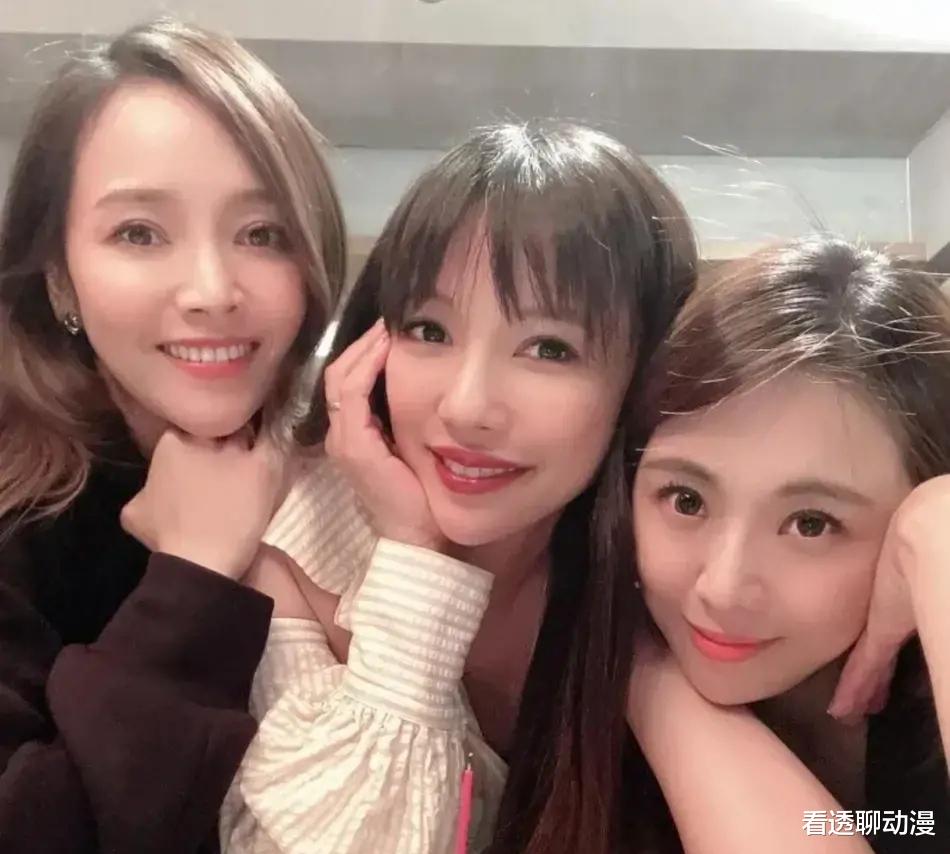 章泽天|李靓蕾发文后，一众娱乐圈都沉默不语，只有章泽天和关颖立马表明立场