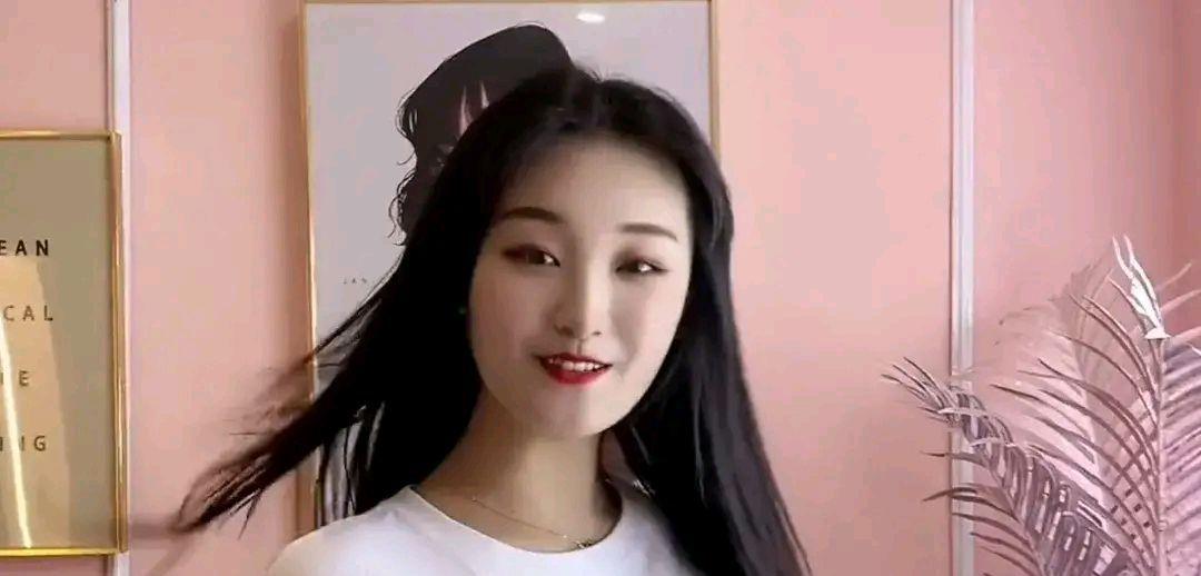 柳岩|陈亚男开启新设置模式惹恼粉丝？直播五小时，掉粉一万加