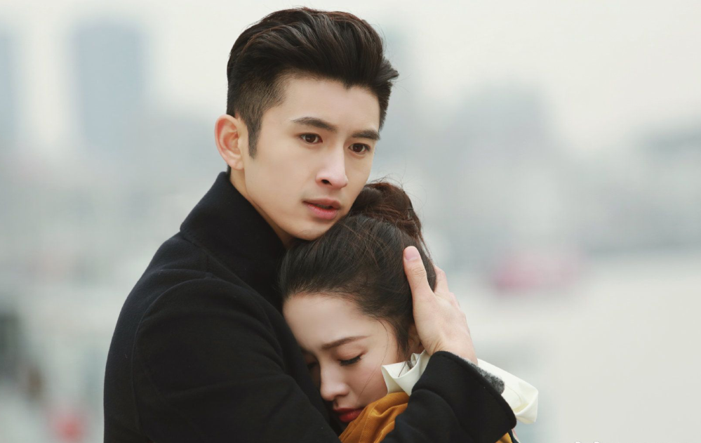 杨幂|杨幂旗下又出一位红人，六年前站在李易峰旁边，我就对他圈粉了