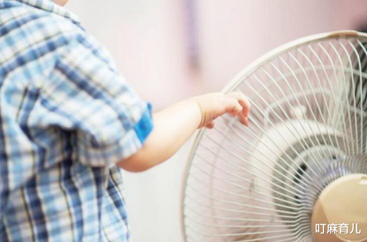 叮麻育儿|三伏天带娃，天再热也别这样开空调，费电还伤娃健康