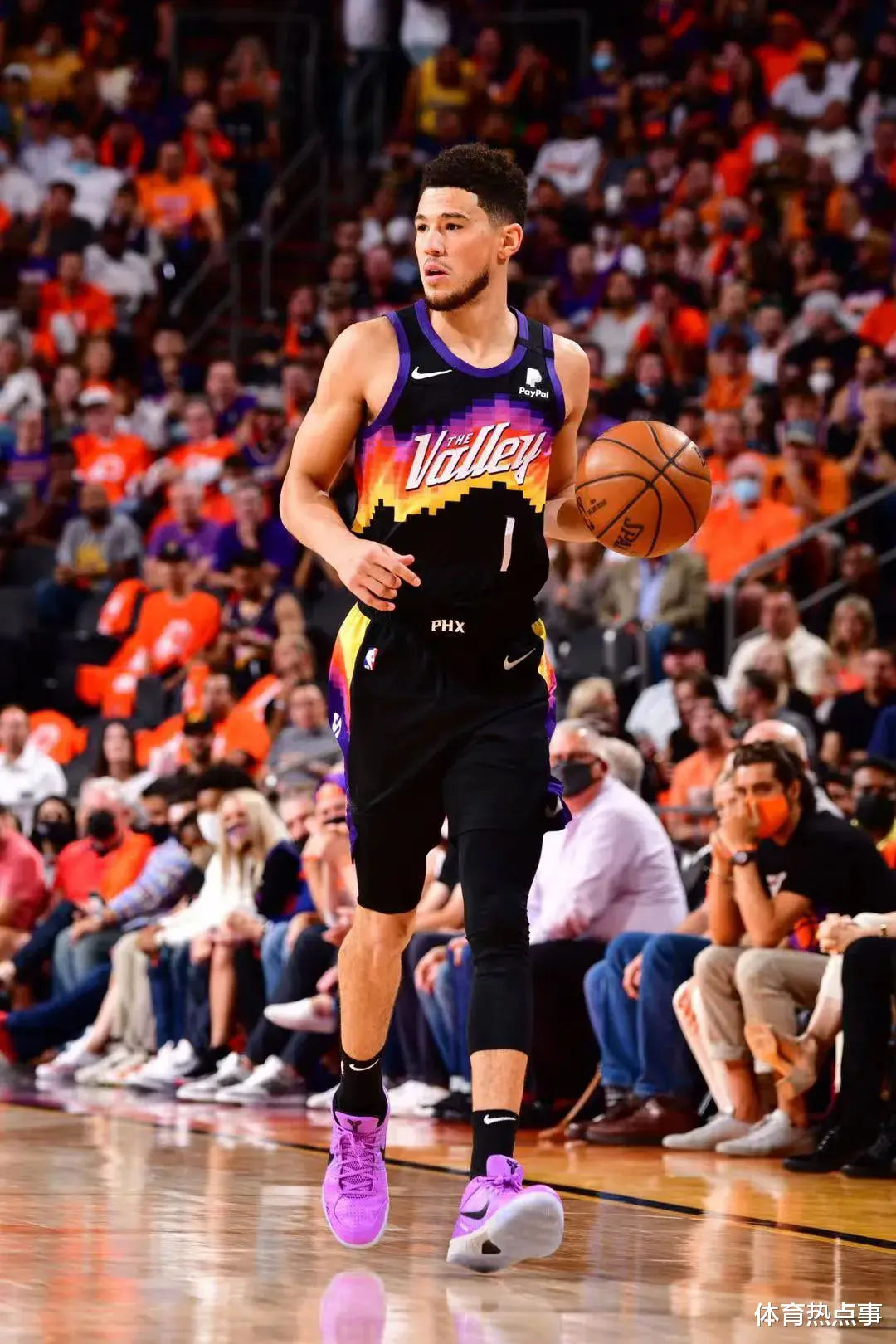 湖人队|30分爆揍湖人拿下赛点!保罗却哭了,肩膀再伤!系列赛可能都打不了!