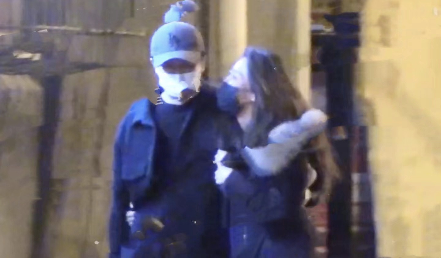 白百何|黄轩携女友和白百何张思麟聚会，白百何醉酒冲张思麟喊“烦死了”