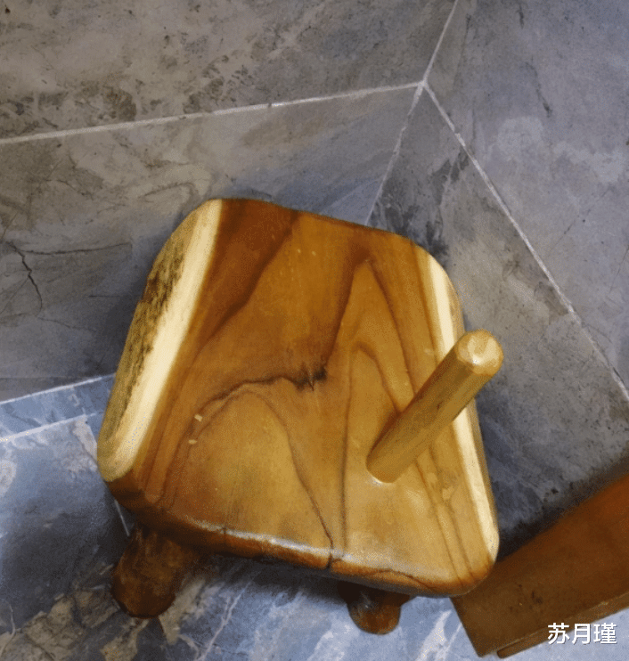 |“酒店卫生间开始有这种椅子了？这设计用来干什么的？”