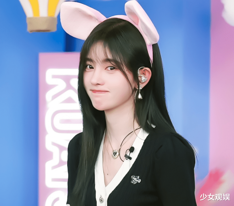 鞠婧祎|“行走的画报”说的是鞠婧祎吧？扫楼被围观，本尊颜值美到路人