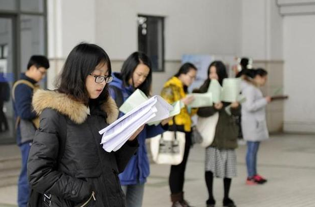 |事业单位迎来“好消息”，职教生也能考事业编了，学历不再是门槛