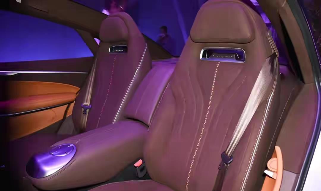 装记 欧拉闪电猫又要火了，预售5天订单破3万，仅20万就有百万档次