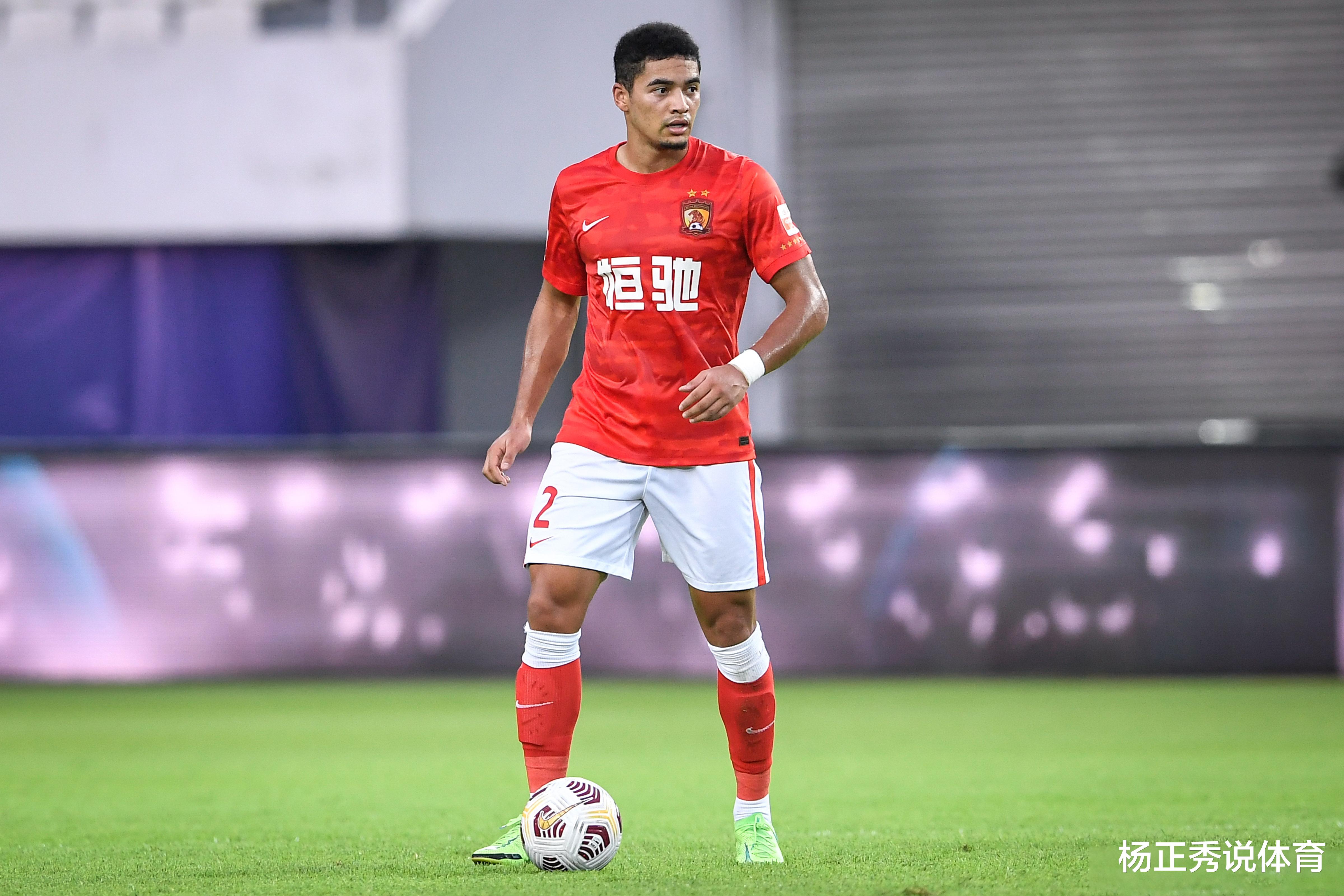 國(guó)足|千里馬常有而伯樂(lè)不常有！國(guó)足最期待的歸化中后衛(wèi)，身體強(qiáng)悍國(guó)足后防穩(wěn)了