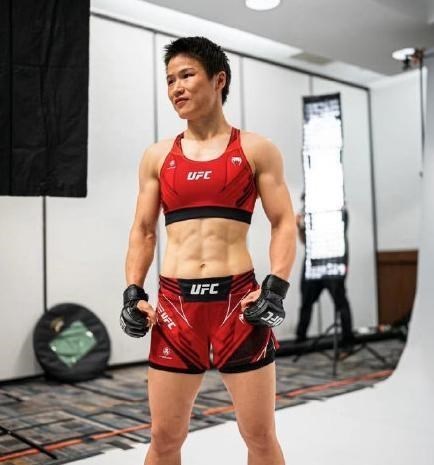 哈尼哈 张伟丽二番战将袭！夺回金腰带概率不到三成，曾评罗斯很假很虚伪