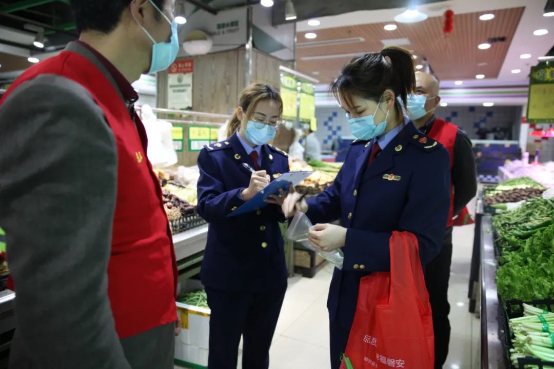 磐安快报 磐安销毁近一吨假冒伪劣商品，金华发十大消费维权典型案例