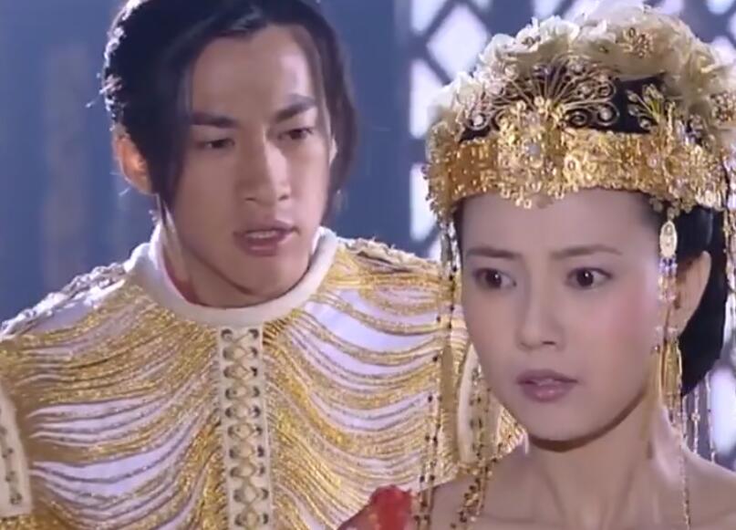 何润东|这些老剧，当年看得津津有味，重温却被虎狼台词和炸裂演技尬笑了