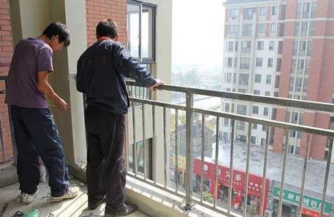 家里装修是先封阳台还是先铺瓷砖？原来好多家庭都装错了