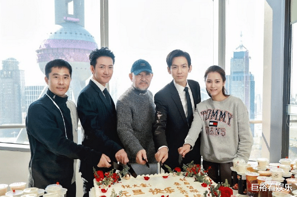 钟汉良|钟汉良又一新剧将袭，时隔两年再演都市剧，女主还是三搭的她！