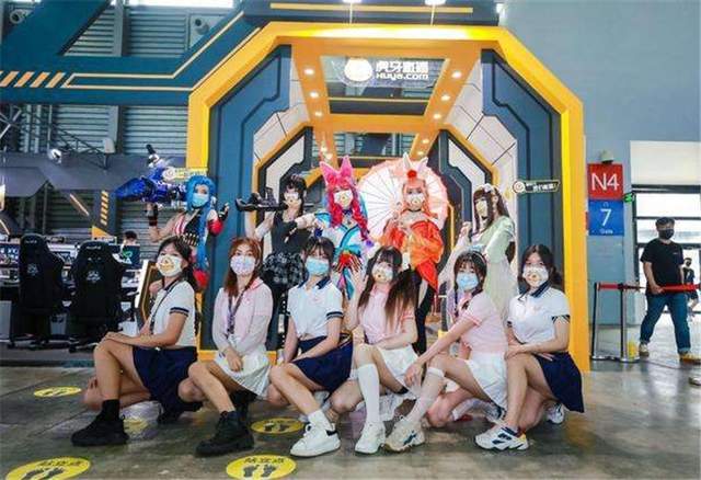 虎牙|虎牙布局元宇宙？虚拟偶像“双马尾”首秀，与花小楼同台梦幻联动