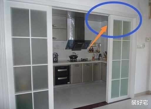 厨房的玻璃推拉门,已经过时了,聪明人都这样做,你还不知道吗?