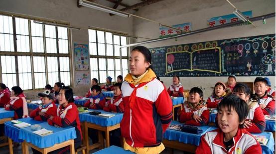 陈官凤说情感|双减政策下，中小学再迎“新福利”，调整上课时间，家长不开心了