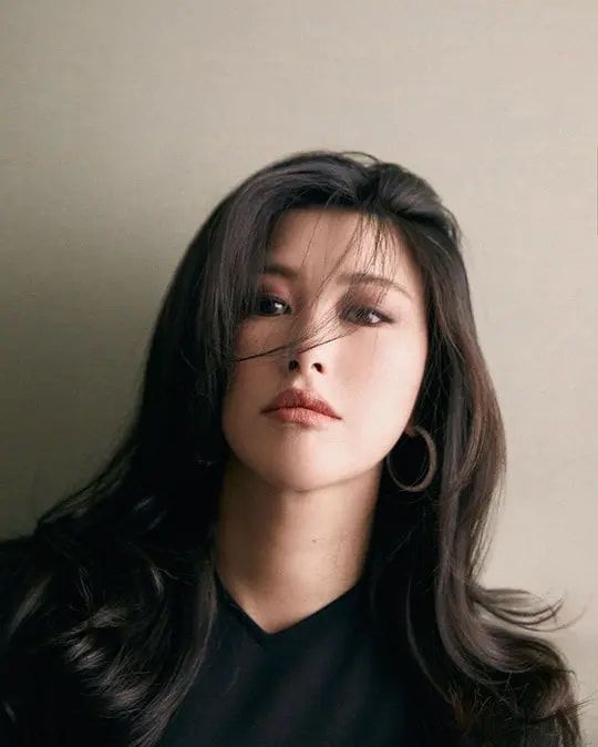 朱珠|“女神”朱珠提名华鼎奖，产后依然风情万种，复古造型再现蓝心洁