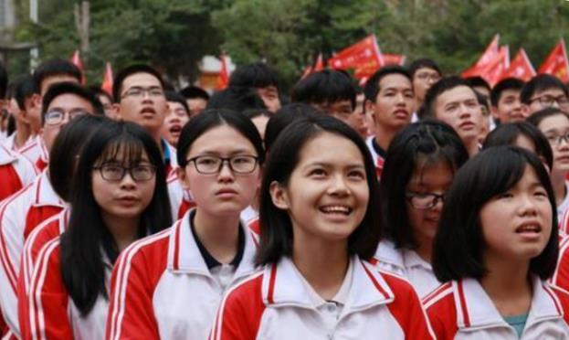 吴洪娜聊说育儿|学生中考分数不达标,将会直接和重点高中无缘?看教育部如何回应