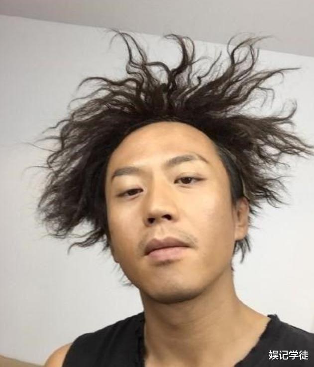 沈腾|艺人电梯大合照！黄晓明“张大嘴”搞怪，邓超和沈腾“鼻孔”抢镜