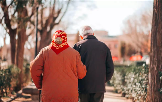 兜妈爱叨叨|“新年龄划分标准”出炉，婆婆：我才59岁，根本不算“老人”