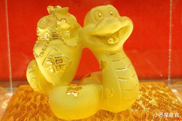 小乔星座官|大金蛇，8月不再被束缚，逆流而上，摆脱困境，事业扭转乾坤