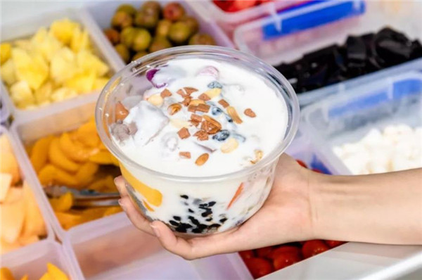 酸奶|没想到吧，我吃4块巧克力的热量，还没一杯酸奶高