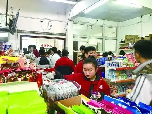 教育部|教育部明确，未来中小学将不会提供这项服务，家长内心五味杂陈