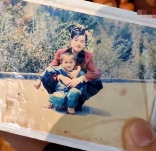 社会侦探员 为还8000元赌债，舅舅卖掉6岁亲外甥，父母苦寻21年终于找到