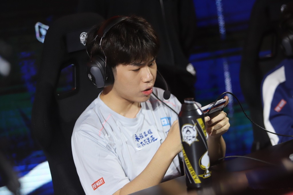 dyg战队|DYG成S组混子,被E星花海一人零封,飞牛回归后的QG,取代DYG成必然