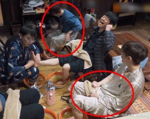 杨紫|杨紫：国民闺女人设翻车？用纸巾匆忙盖住私人物品，形状引发争议