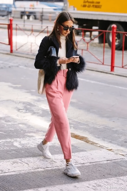 卡莉时尚show|裤装的3种搭配,时髦舒适还显高,修饰身材很轻松,照着穿显气质