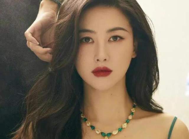 朱珠|朱珠老公成晒娃狂魔，分享带女儿外出画面，小公主酣睡软萌可爱