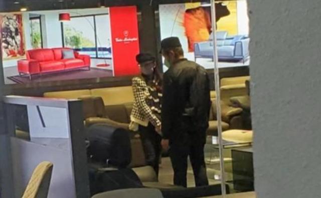 青簪行|郭富城和小娇妻一起买家具的照片在网上曝光，亲密牵手感情很好