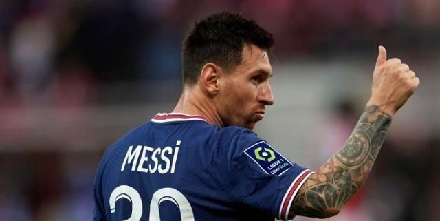 蔡文泉|比利亚:C罗是需要全队为他服务的球星,而梅西会把自己融入球队