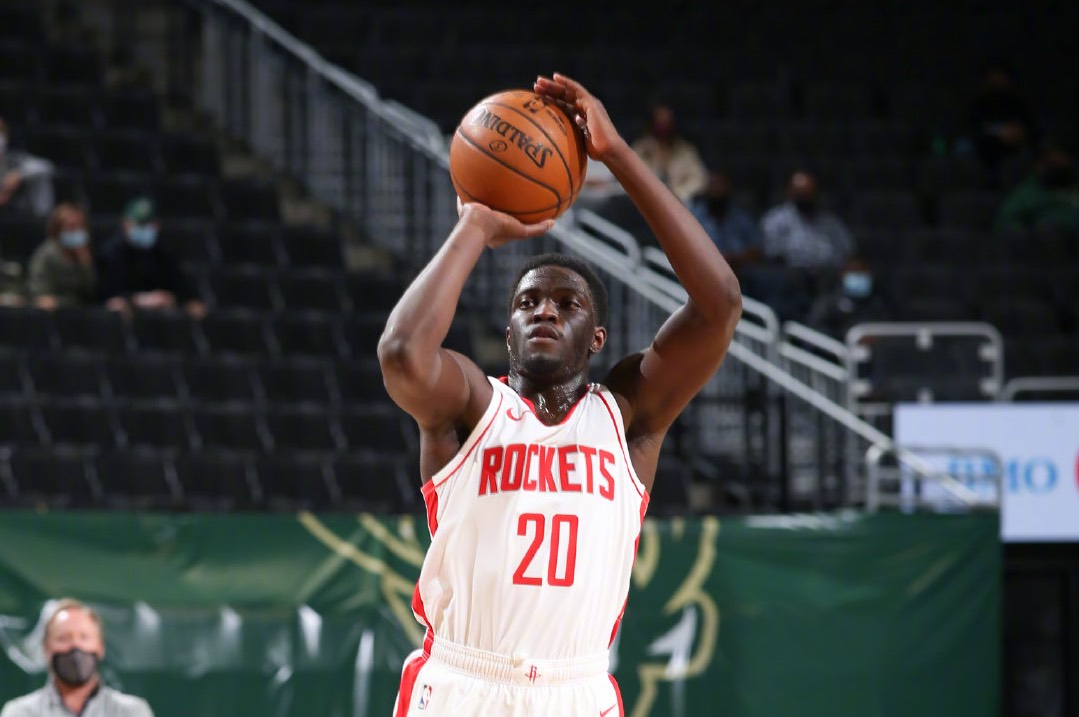 火箭队|火箭开启大清洗，24岁锋线被裁掉，16+5双能卫获长约，5号秀难留队