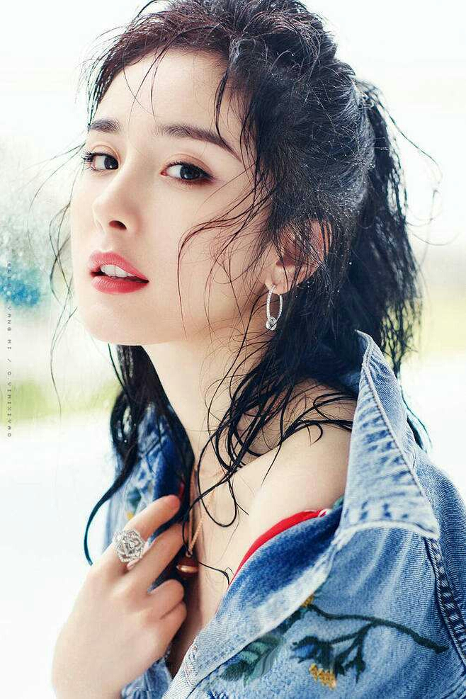 杨幂|杨幂坦言渴望爱情但是希望顺其自然