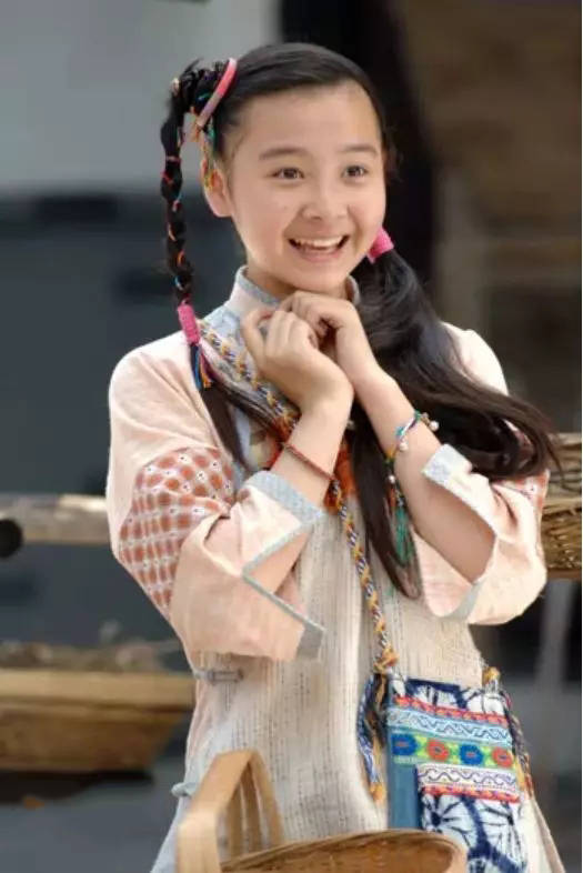 杨丽晓|童星出道的杨丽晓如今逆袭，美得不可方物，她和释小龙秘密结婚？