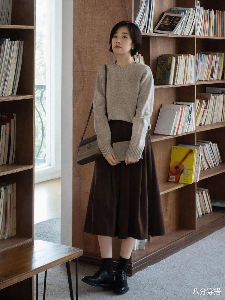 八分穿搭 冬季还得穿“羊毛衫”，女人会打扮更优雅，这些搭配才叫高级优雅